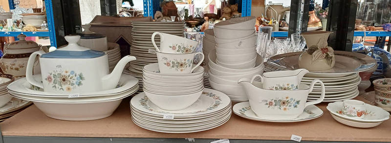 ROYAL DOULTON PASTORALE DINNER SET, VARIOUS WEDGWOOD BOWLS FOR JASPER CONRAN ETC.