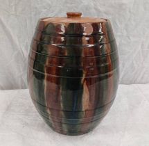 19TH CENTURY SCOTTISH POTTERY GREEN & BROWN BARREL JAR WITH LATER LID 25 CM TALL