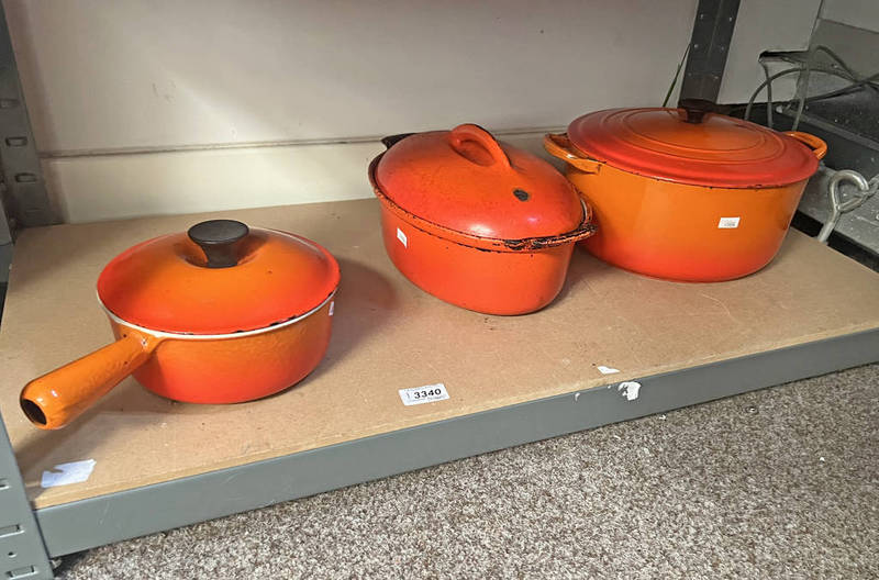 3 LE CREUSET POTS & LIDS ON 1 SHELF