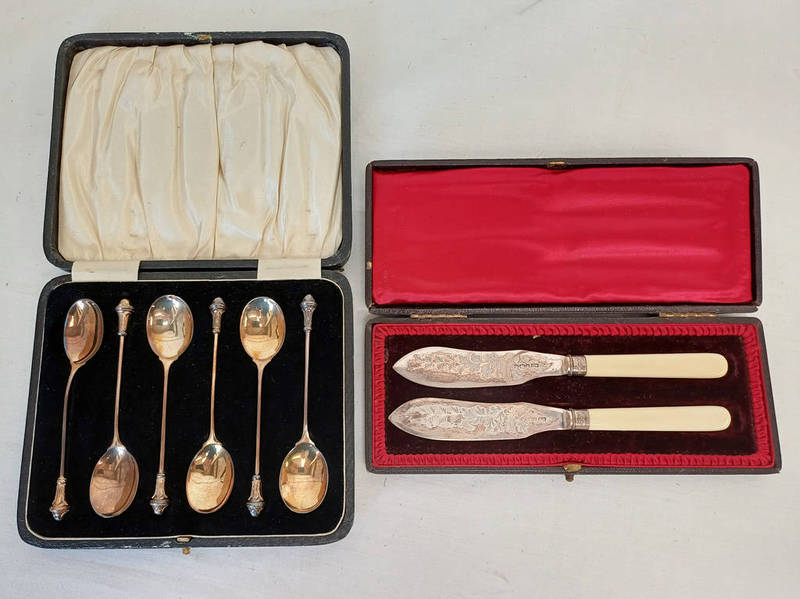 PAIR OF CASED SILVER BUTTER KNIVES SHEFFIELD 1893 & CASED SET OF 6 SILVER TEASPOONS IN FITTED CASE,