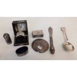 SILVER NAPKIN RING BIRMINGHAM 1933 IN FITTED CASE, OVAL SILVER SALT & PEPPER,