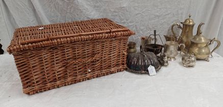PICNIC HAMPER WITH 4 PIECE SILVER PLATED TEASET, SILVER PLATED LIDDED DISH, BASKET ETC,