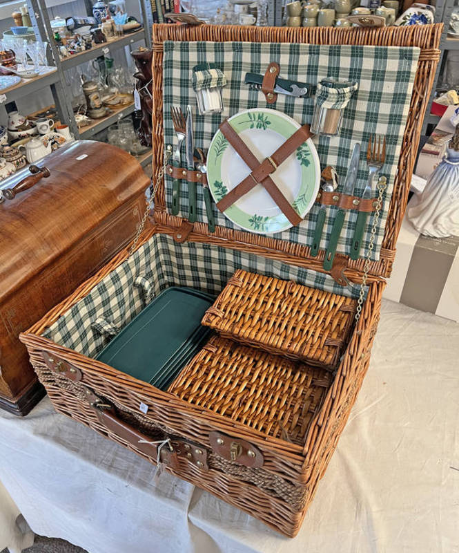 BASKET WORK PICNIC HAMPER WITH FITTED INTERIOR