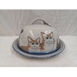 HIGHLAND STONEWARE LIDDED CHEESE DISH DECORATED WITH CATS 31 CM WIDE