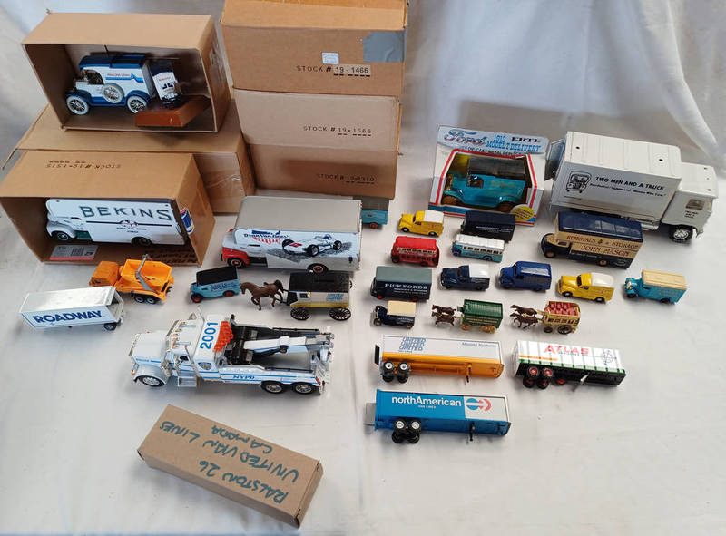 QUANTITY OF LOOSE COMMERCIAL RELATED MODEL VEHICLES FROM CORGI, EFE, LLEDO AND OTHERS.
