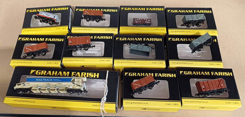 SELECTION OF GRAHAM FARISH N GAUGE ROLLING STOCK INCLUDING 377-700 JJA MK2 AUTO BALLASTER GENERATOR