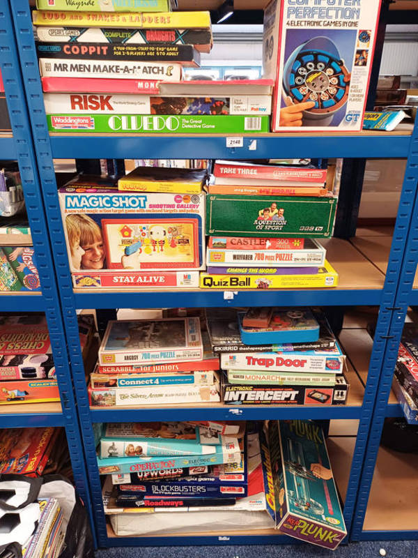 SELECTION OF VARIOUS BOARD GAMES INCLUDING CLUEDO, RISK MONOPOLY AND OTHERS.