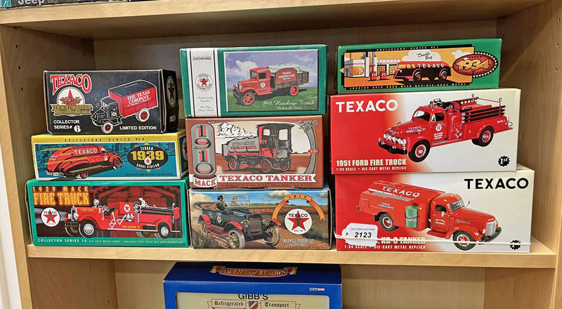 SELECTION OF VARIOUS TEXACO RELATED MODEL VEHICLES FROM ERTL INCLUDING 1939 DODGE AIRFLOW,