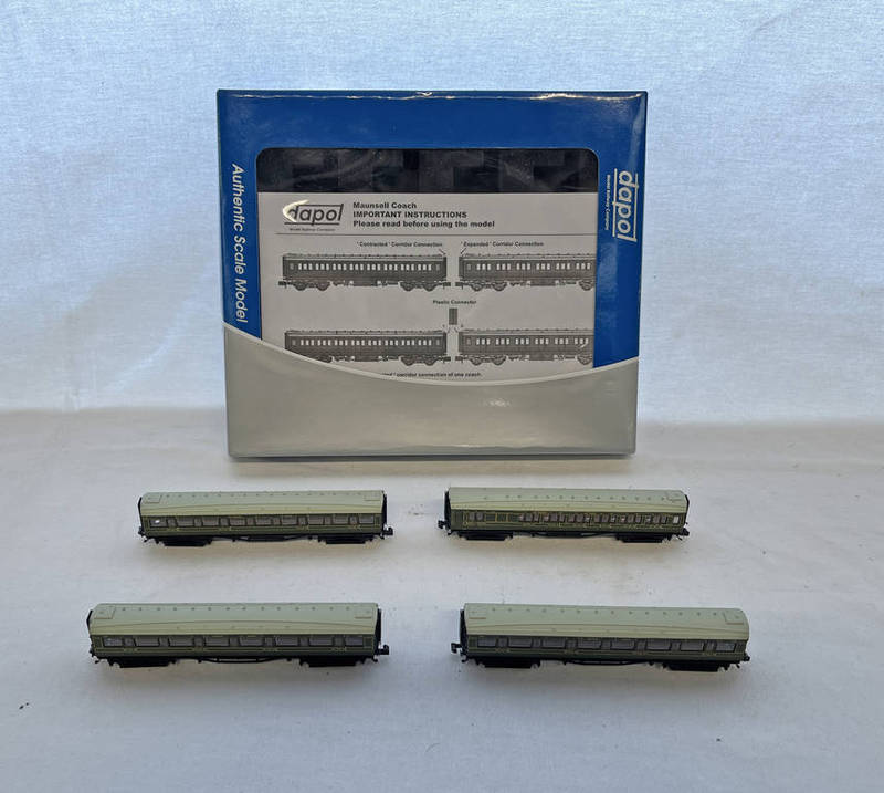 DAPOL 2P-012-251 N GAUGE MAUNSELL COACH SET 469 BR LINED GREEN.