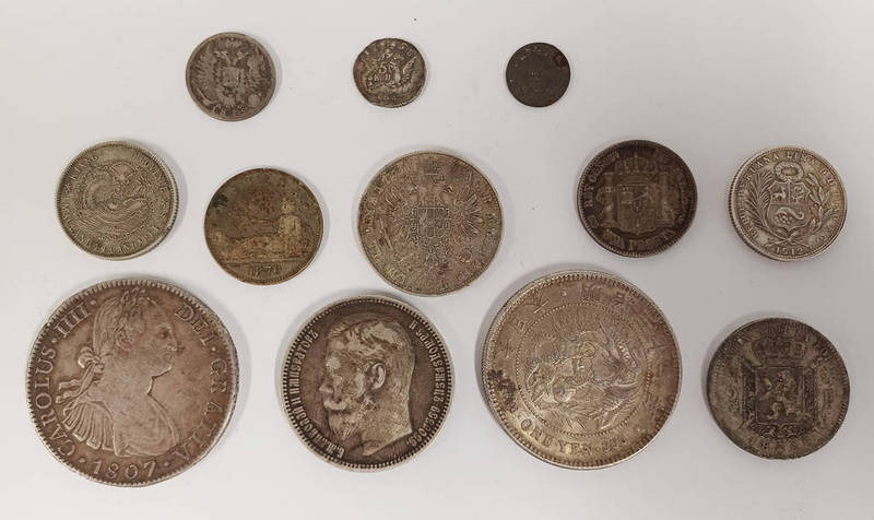 SELECTION OF VARIOUS FOREIGN COINS TO INCLUDE JAPAN ONE YEN SILVER TRADE DOLLAR,