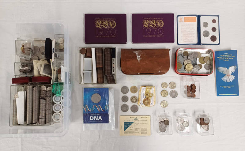 SELECTION OF VARIOUS WORLD COINAGE TO INCLUDE 1723 IRISH HALFPENNY, 2 X 1970 UK PROOF SET,