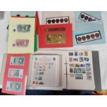 SELECTION OF VARIOUS HOMEMADE COIN AND BANKNOTE DISPLAYS TO INCLUDE 5 X 5 MONARCHS PENNY SETS,