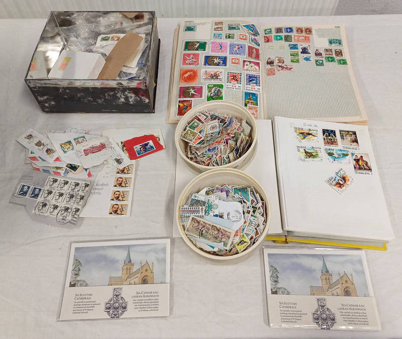 SELECTION OF VARIOUS WORLD STAMPS TO INCLUDE ALBUMS AND LOOSE,