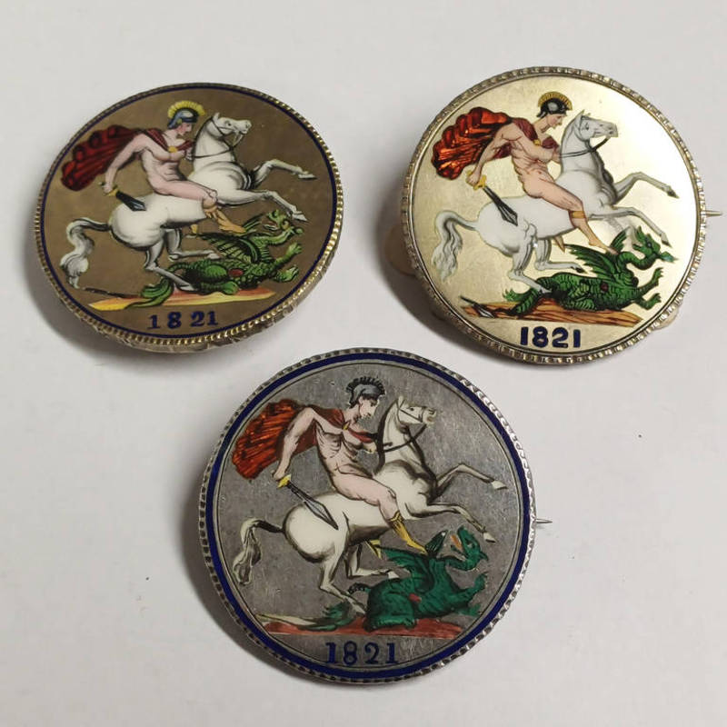 3 X 1821 GEORGE IV CROWNS WITH ENAMELLED REVERSES & PIN FITTINGS (2 GILDED)