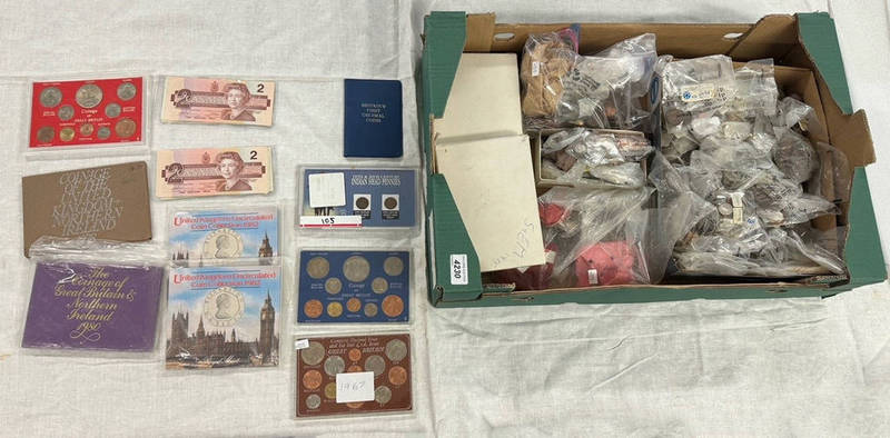 GOOD SELECTION OF VARIOUS WORLD COINAGE TO INCLUDE 1978, 1980, 2 X 1985 UK PROOF SETS, 1953,