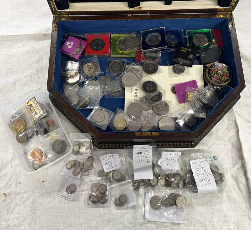 GOOD SELECTION OF VARIOUS COINS, TOKENS & MEDALS TO INCLUDE COMMEMORATIVE 50P'S & CROWNS,