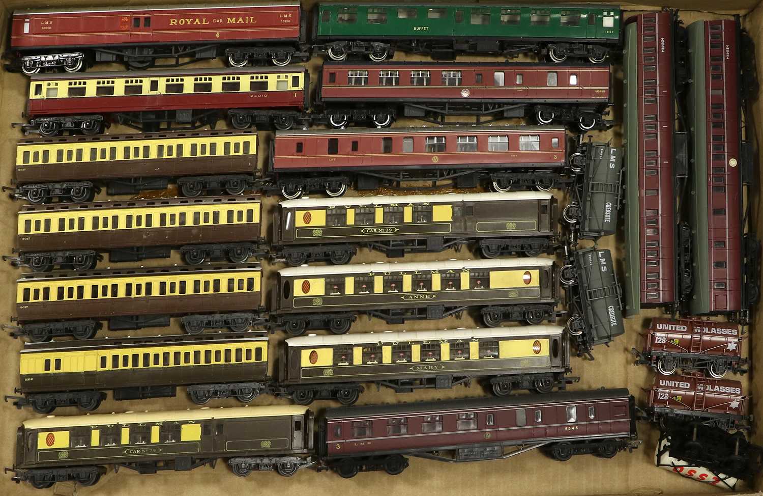 Various Coaches And Wagons - Image 6 of 6