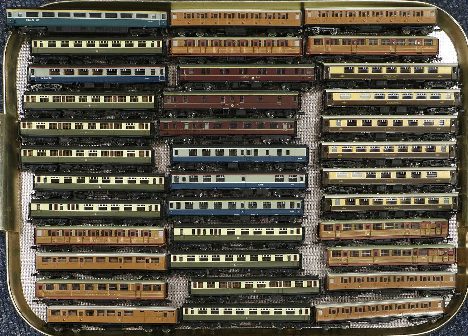 Various Manufacturers N Gauge A Collection Of Assorted British Outline Coaches - Image 2 of 2