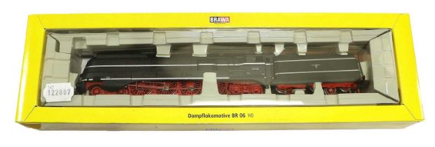 Brawa HO Gauge 40202 BR 06 4-8-4 DRG Streamlined Locomotive