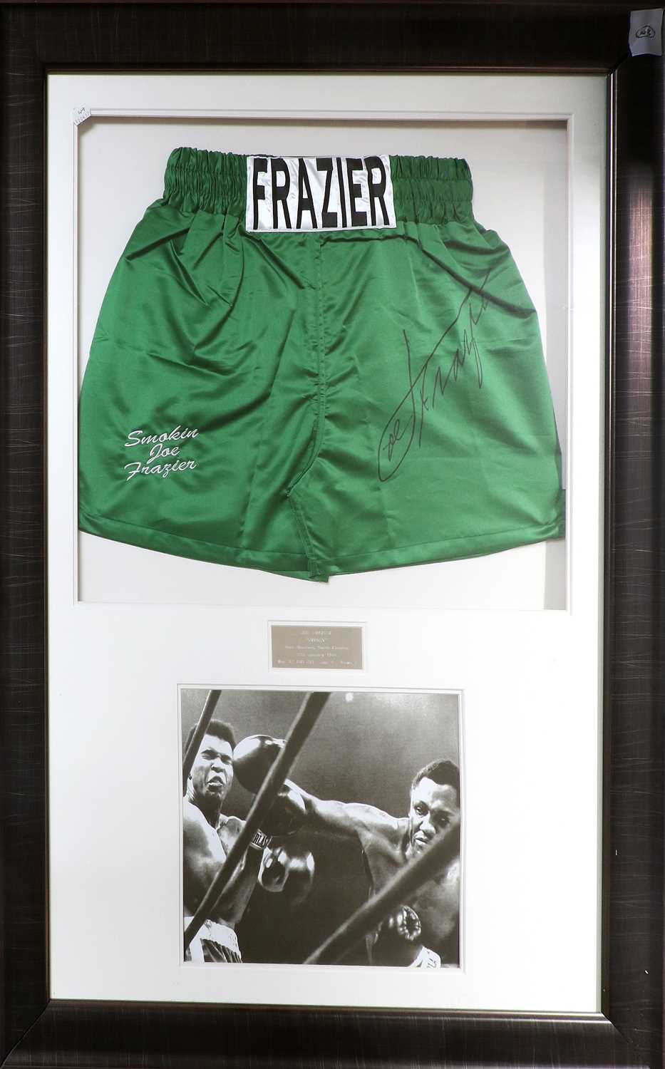 Joe Frazier Autographed Shorts - Bild 2 aus 6