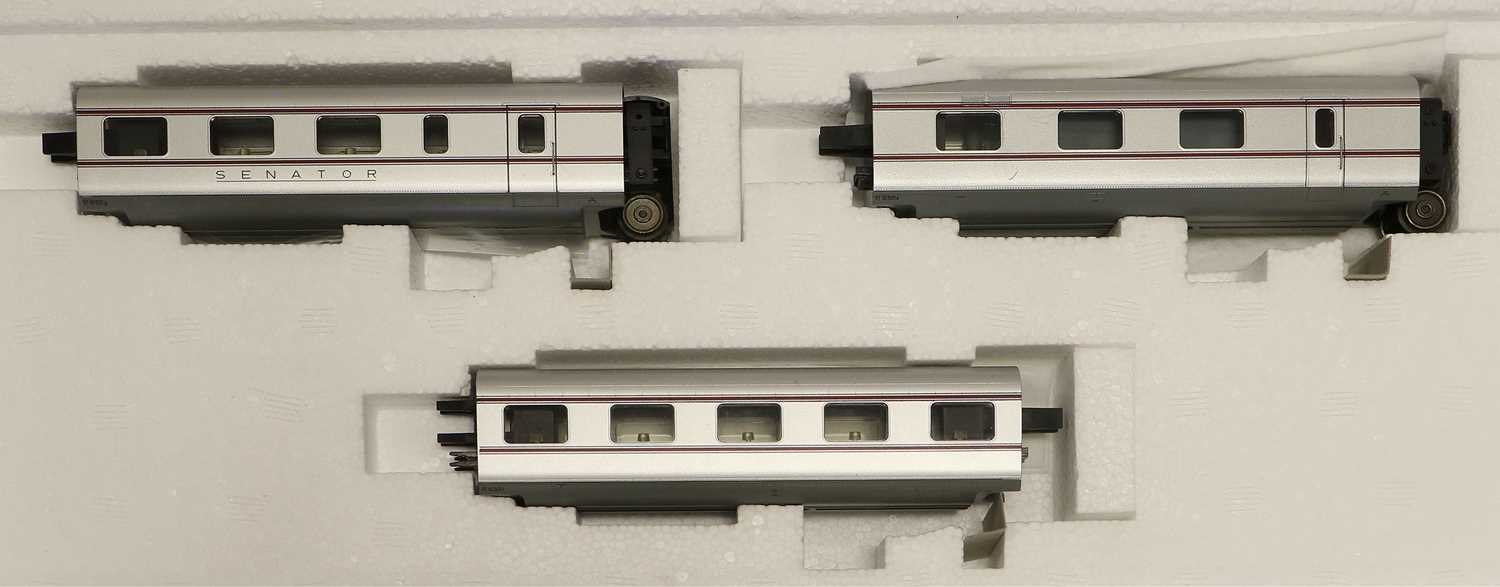 Trix HO Gauge 22797 Class VT10.5 Senator Four Car Set - Image 3 of 3