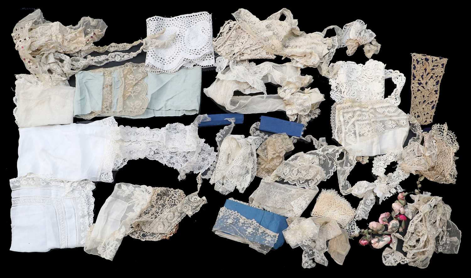 Assorted Lace and Accessories, comprising an Irish crochet lace collar, a larger example in Point