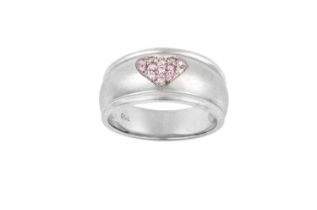 A Diamond Cluster Ring the fancy pink round brilliant cut diamonds arranged in a heart motif, in