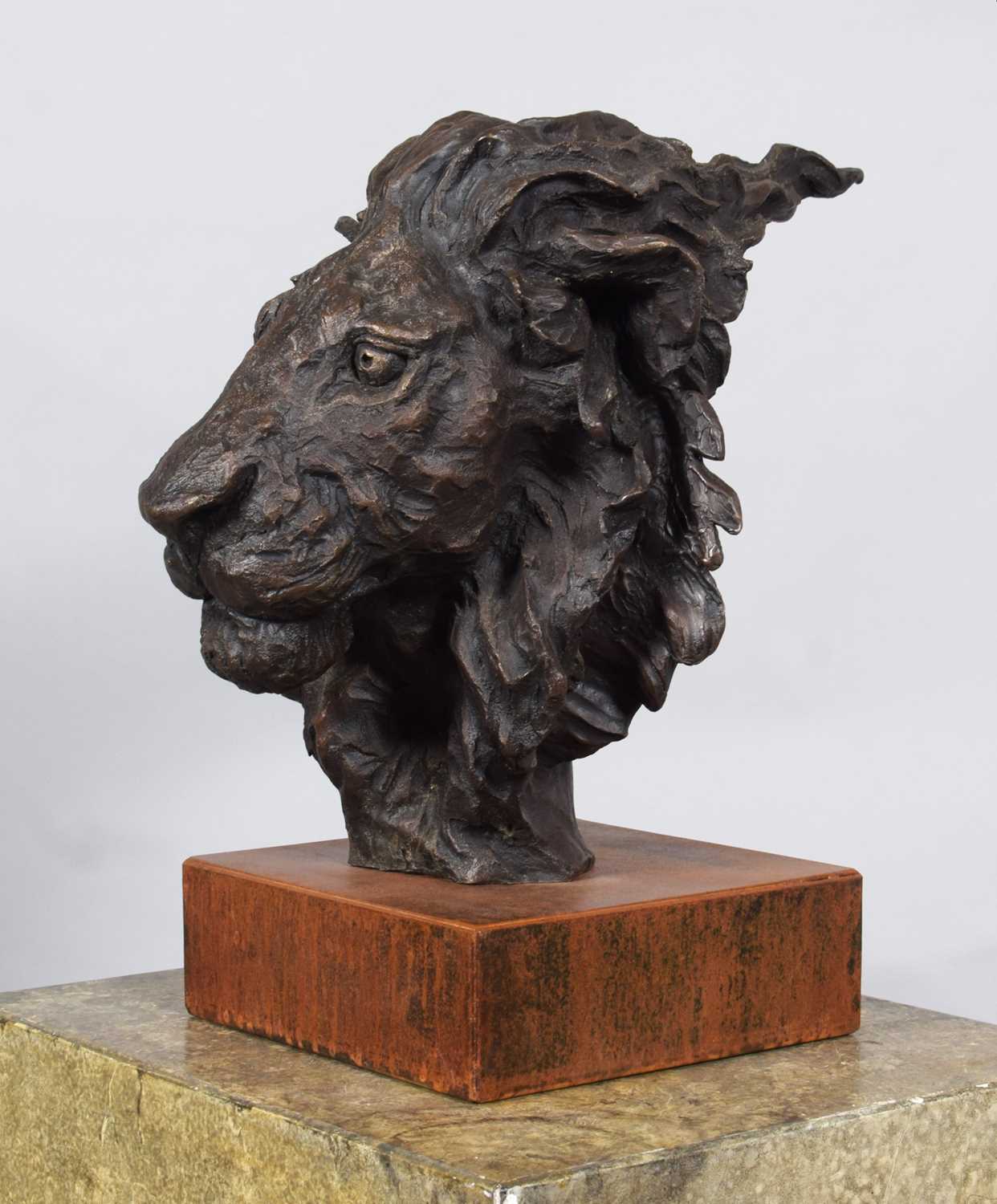 Natural History Bronze: David Cemmick (Contemporary), African Male Lion, a superb example in - Bild 2 aus 10