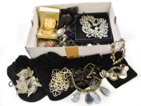 A Quantity of Jewellery, including a naturalistic design necklace, stamped '925'; various paste