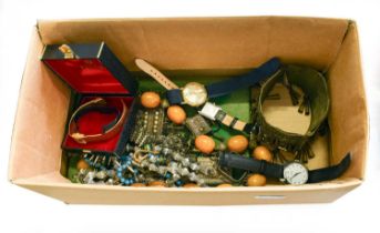 A Small Quantity of Jewellery, including two silver brooches, a horseshoe stick pin, various