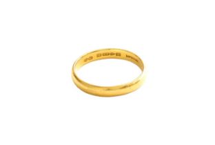 A 22 Carat Gold Band Ring, finger size R Gross weight 3.6 grams