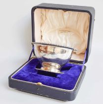 A Cased George V Silver Bowl, by Atkin Brothers, Sheffield, 1913, Retailed by Stewart Dawon and