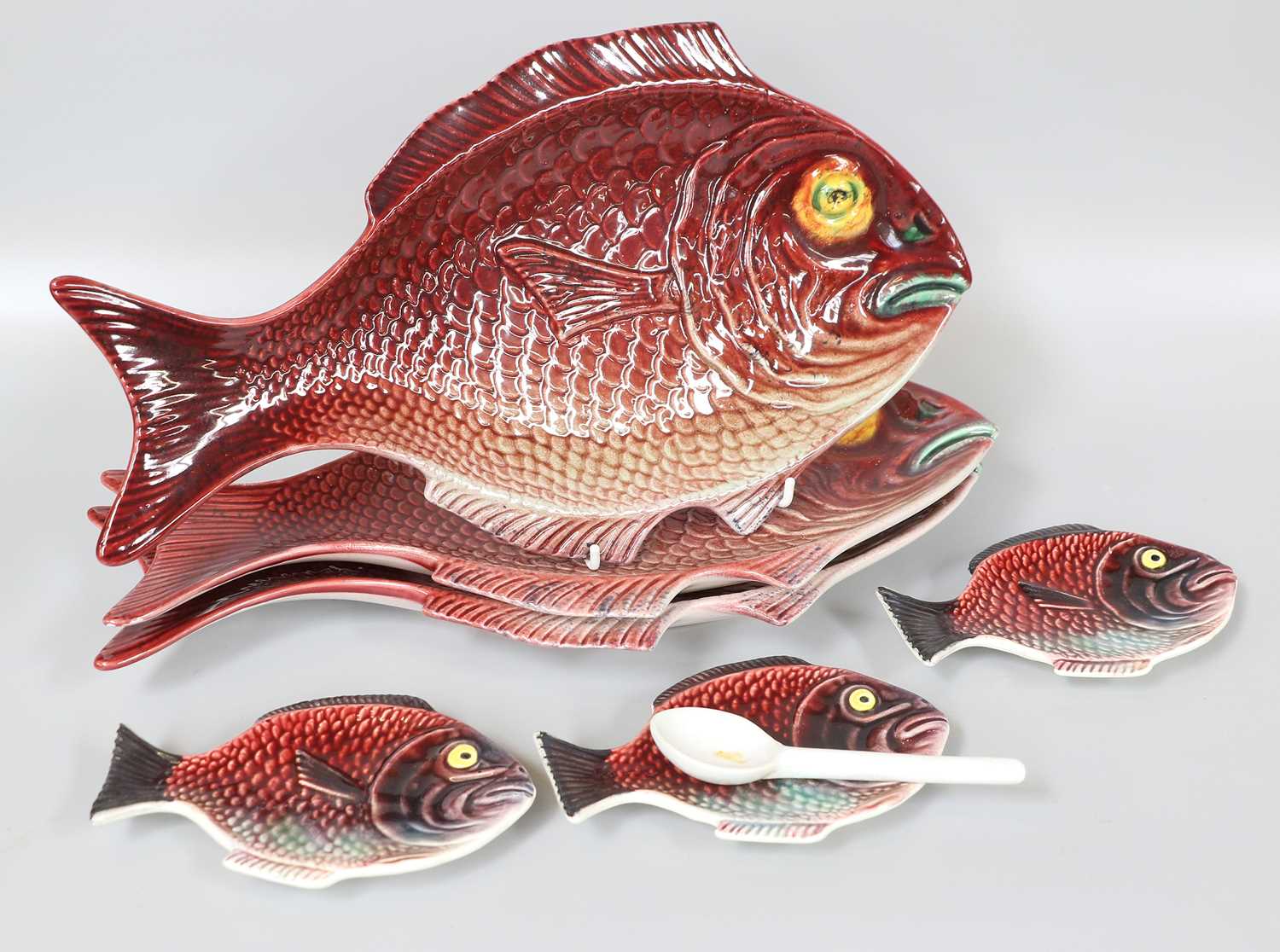 A Portuguese Faience Fish Service, 20th century, including naturalistically moulded tureens, serving - Image 5 of 9