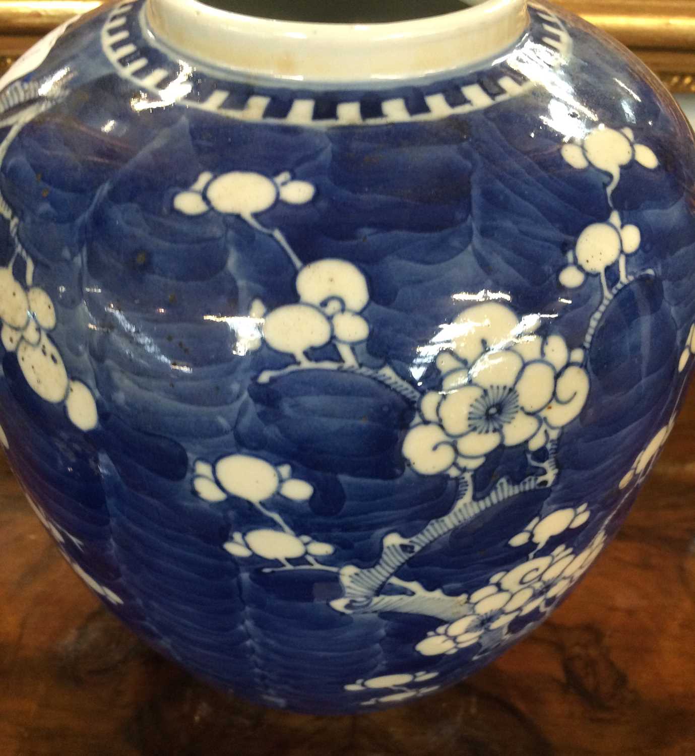 An Early 20th Century Chinese Blue and White Ginger Jar & Cover, decorated with cracked ice and - Image 3 of 6