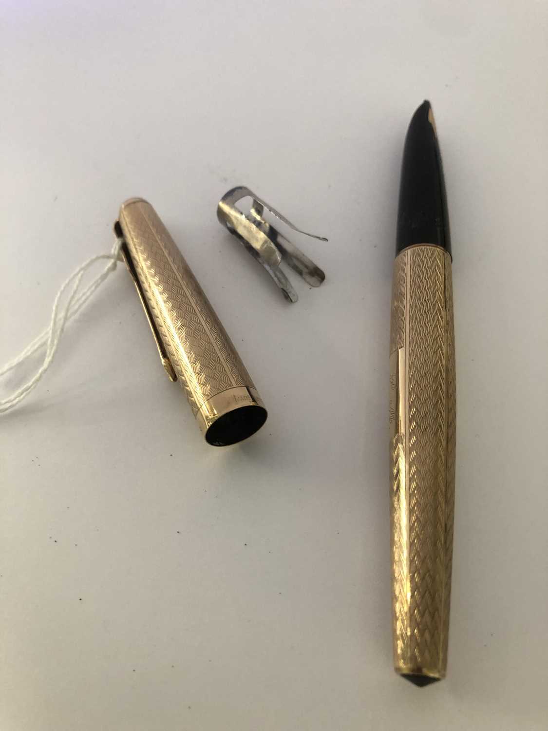 An Elizabeth II Gold Fountain-Pen, by Parker, London, 1968, 9ct, with an overall engine-turned - Image 2 of 3