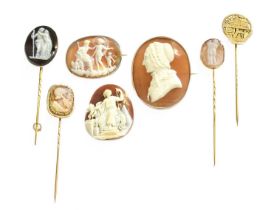 A Quantity of Jewellery, comprising of two shell cameo brooches; a shell cameo; a shell cameo