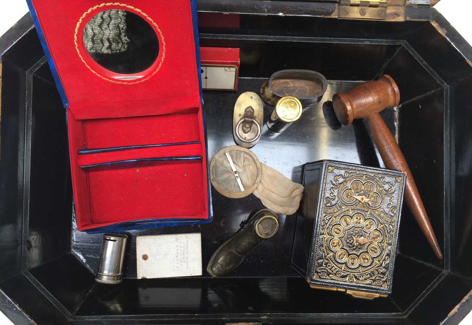 A 19th Century Chinese Lacquered Box, containing an assortment of items including, a Victorian - Bild 3 aus 3