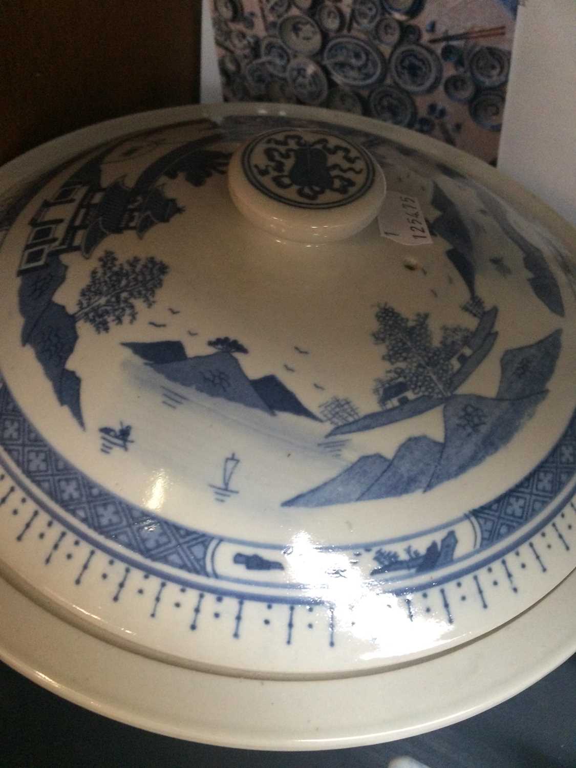 A Comprehensive Chinese Porcelain Dinner Service, painted in underglaze blue in the 18th century - Image 3 of 13