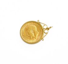 A Sovereign Pendant, dated 1912 in a 9 carat gold loose mount, length 3.4cm Gross weight 9.7 grams.