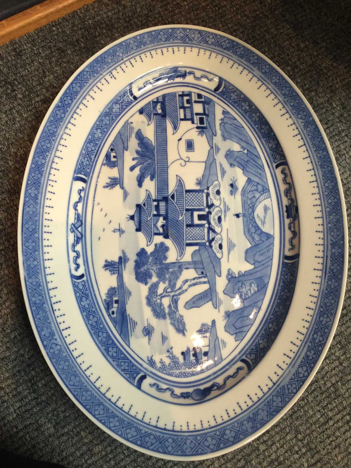 A Comprehensive Chinese Porcelain Dinner Service, painted in underglaze blue in the 18th century - Image 11 of 13