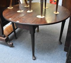 A George II Mahogany Gateleg Table, on pad feet, 116cm by 108cm by 73cm