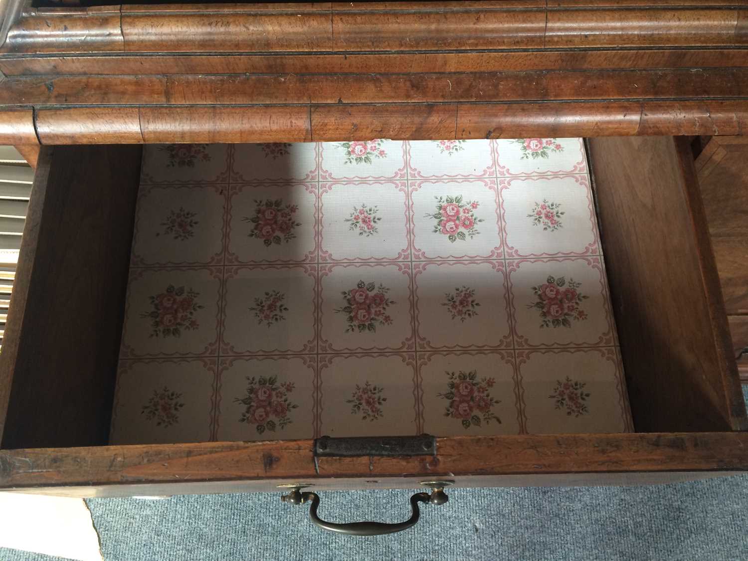 An 18th Century Walnut Secretaire Abatant, the fall front stamped, Charles Pellham (interior - Bild 4 aus 5