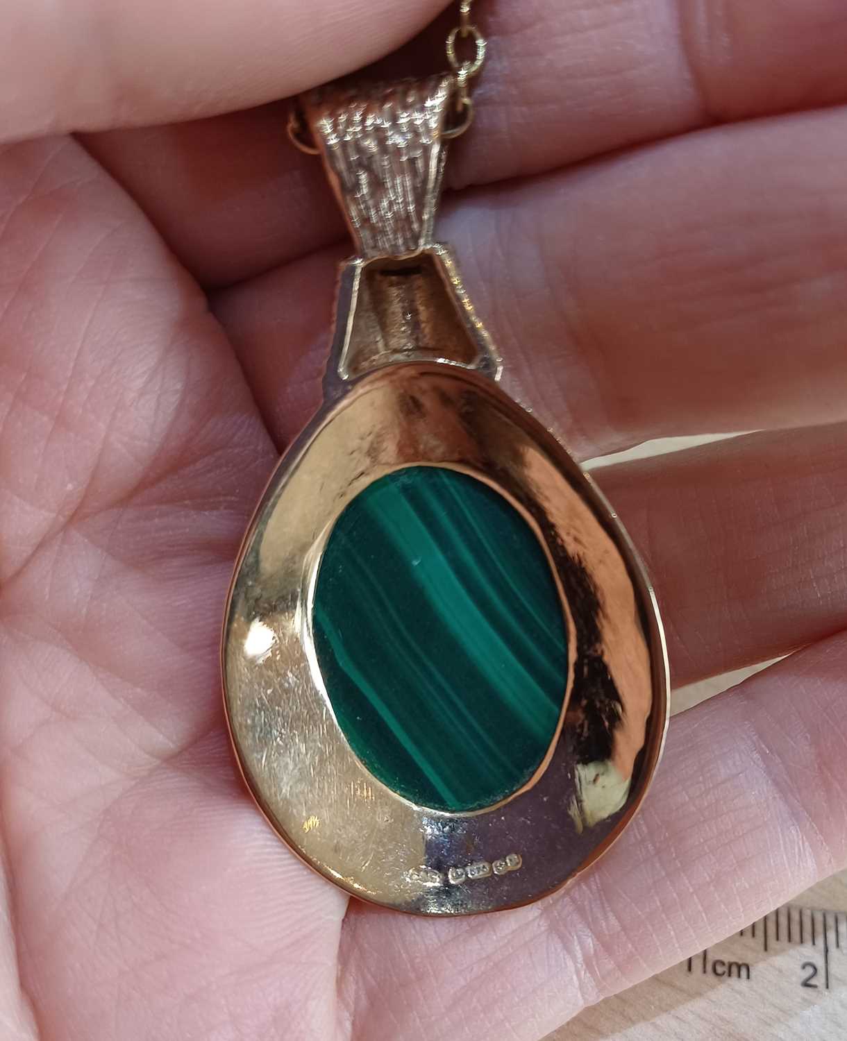 A 9 Carat Gold Malachite Pendant on Chain the oval cabochon malachite within a textured frame, - Image 3 of 4