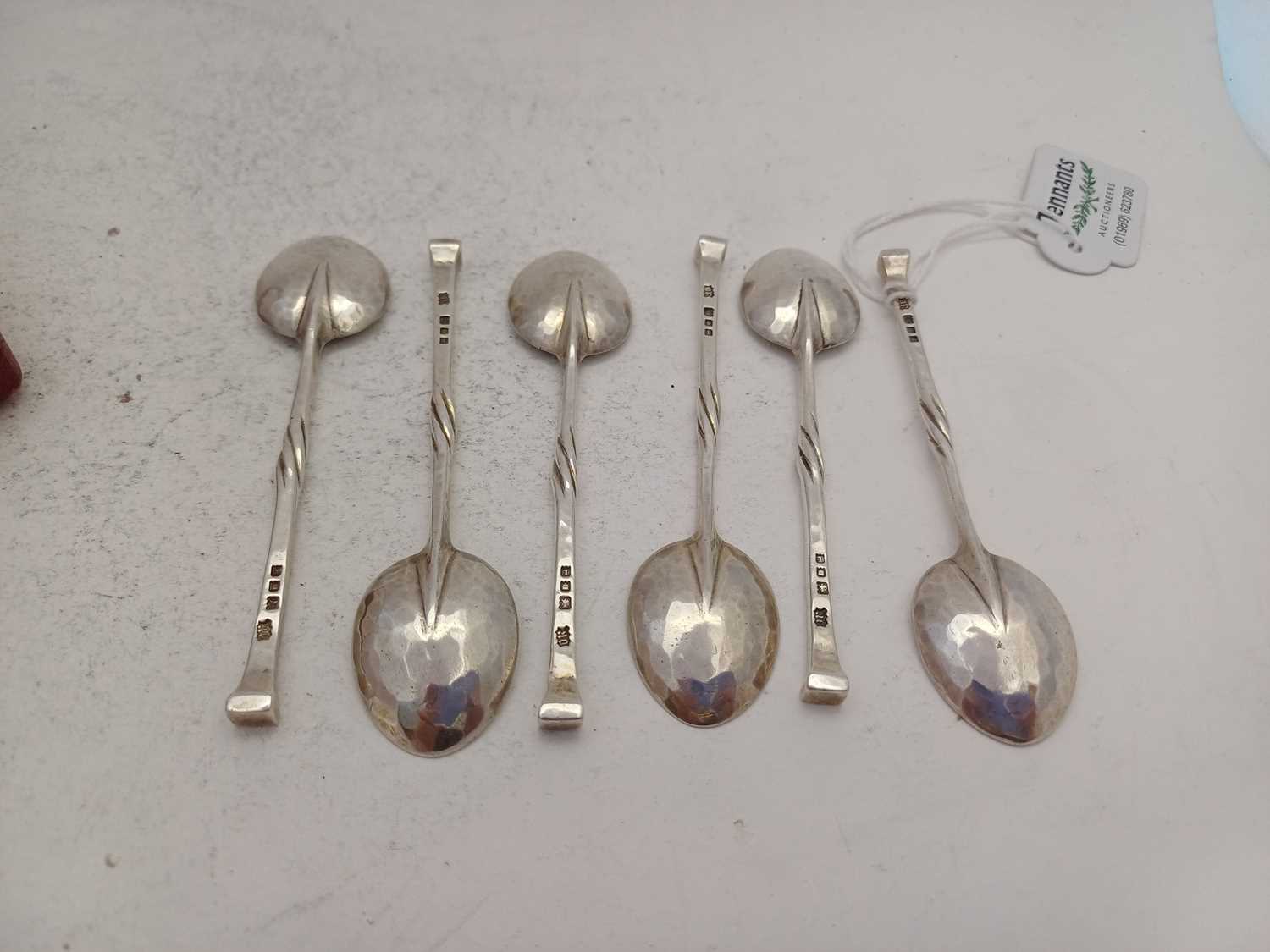 A Set of Six George V Silver Coffee-Spoons, by Omar Ramsden, London, 1926 - Image 2 of 4
