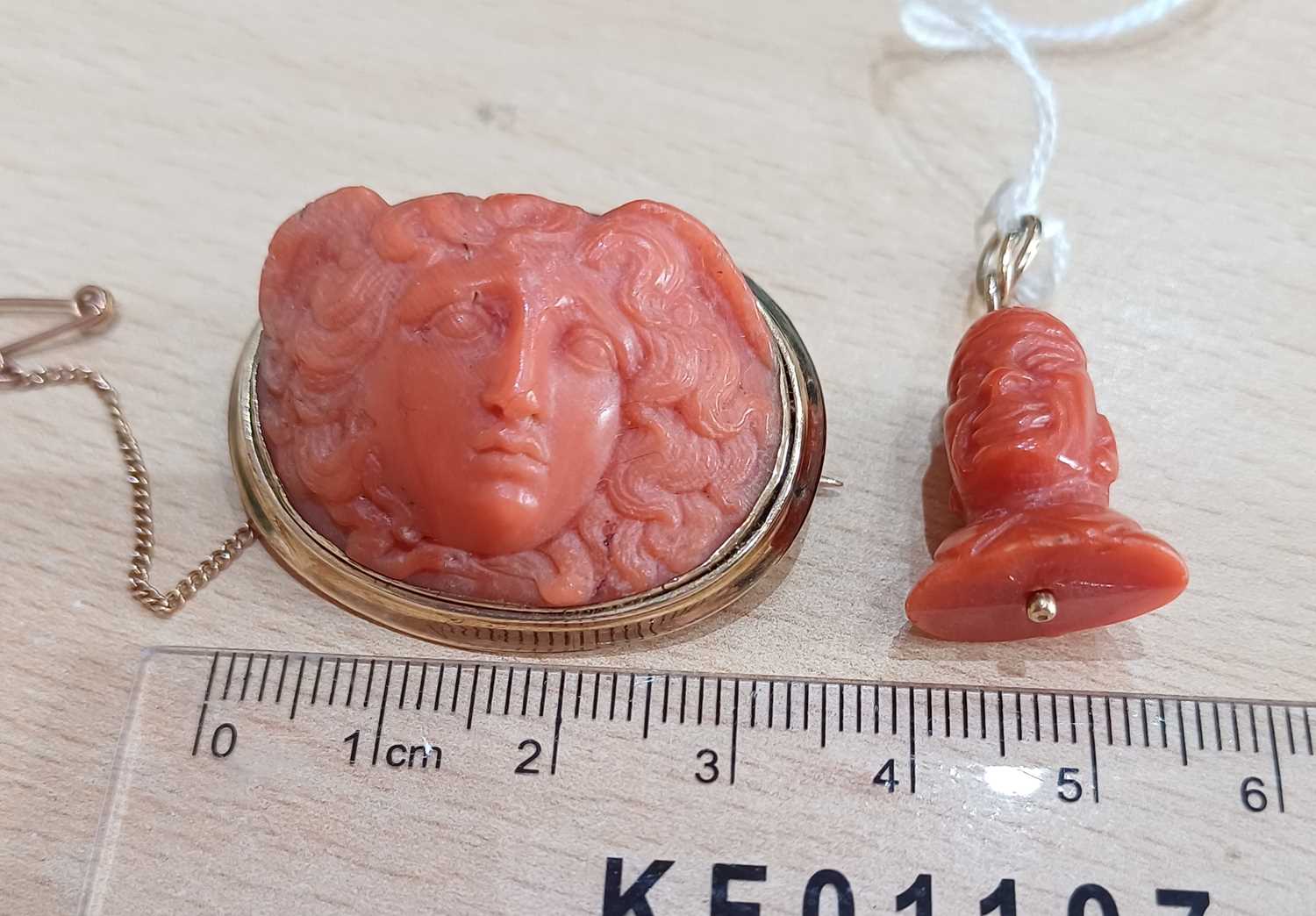 A Small Quantity of Coral Jewellery comprising of a carved coral oval brooch, in a yellow frame; a - Image 2 of 4