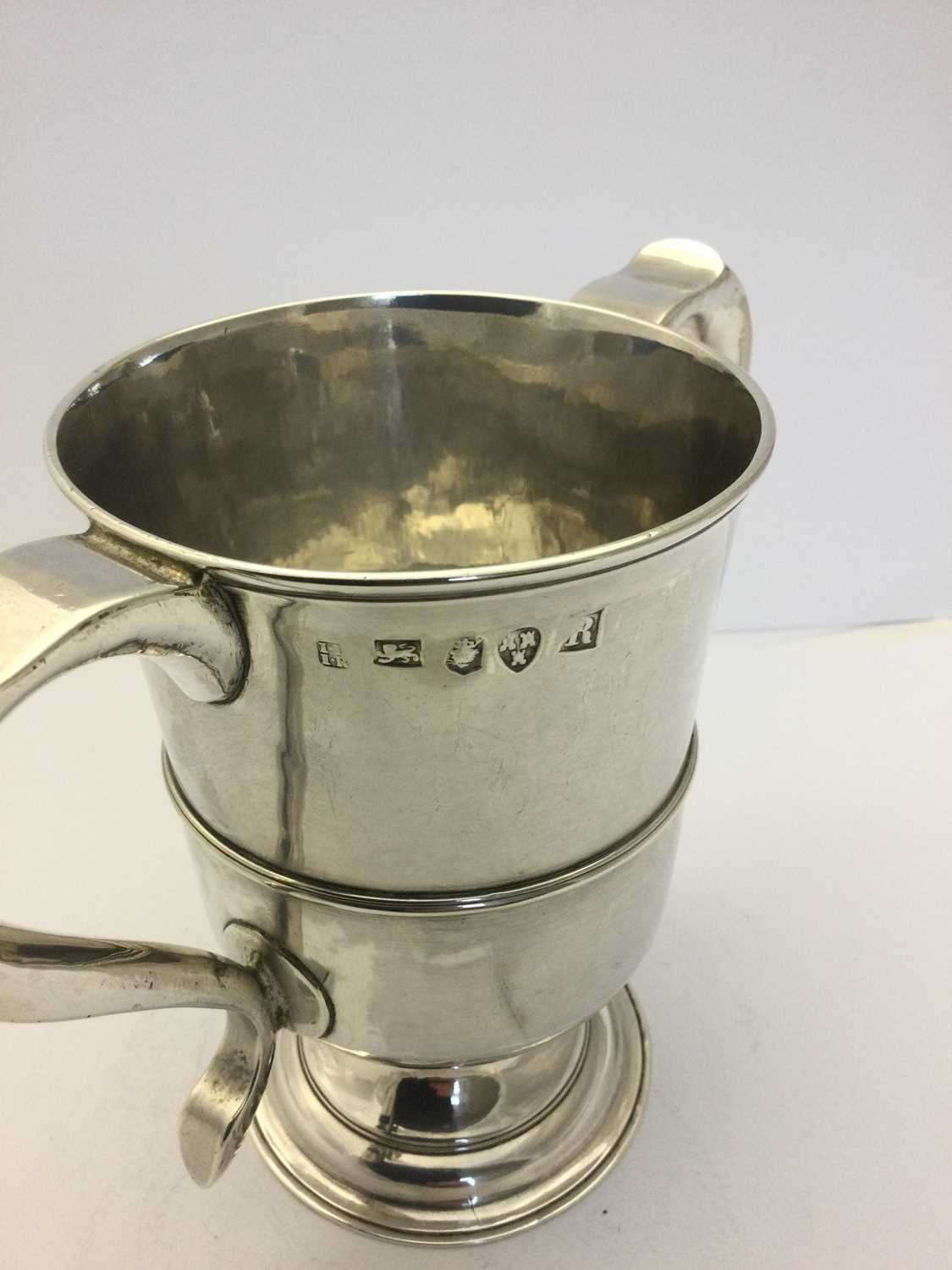 A George III Provincial Silver Two-Handled Cup, by John Langlands and John Robertson, Newcastle, 17 - Image 6 of 9