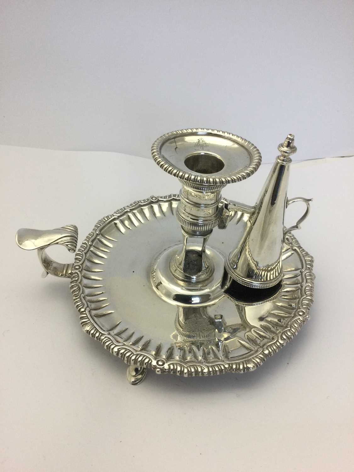 A George III Silver Chamber-Candlestick, by William Cafe, London, 1764 - Bild 2 aus 9