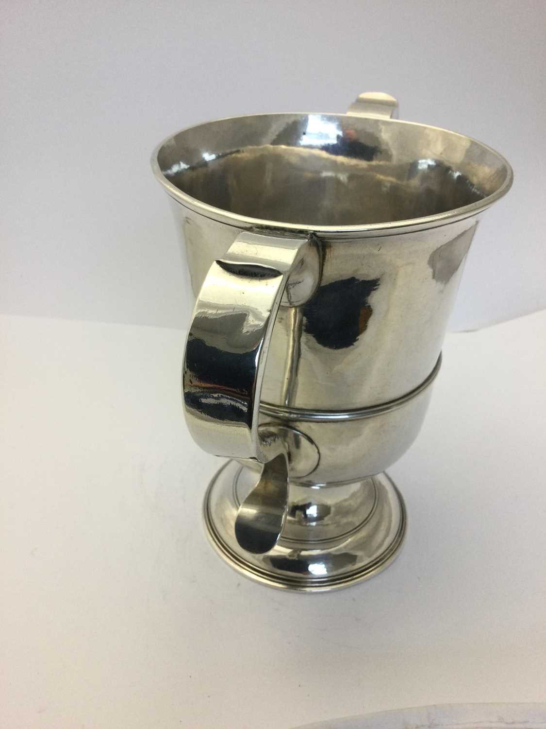 A George III Provincial Silver Two-Handled Cup, by John Langlands, Newcastle, 1771 - Bild 4 aus 8