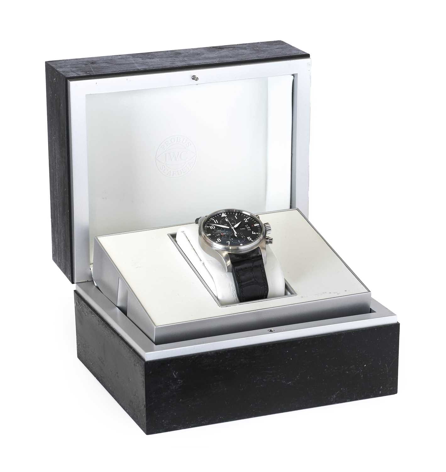 IWC: A Stainless Steel Automatic Day/Date Chronograph Wristwatch, signed International Watch - Bild 2 aus 3