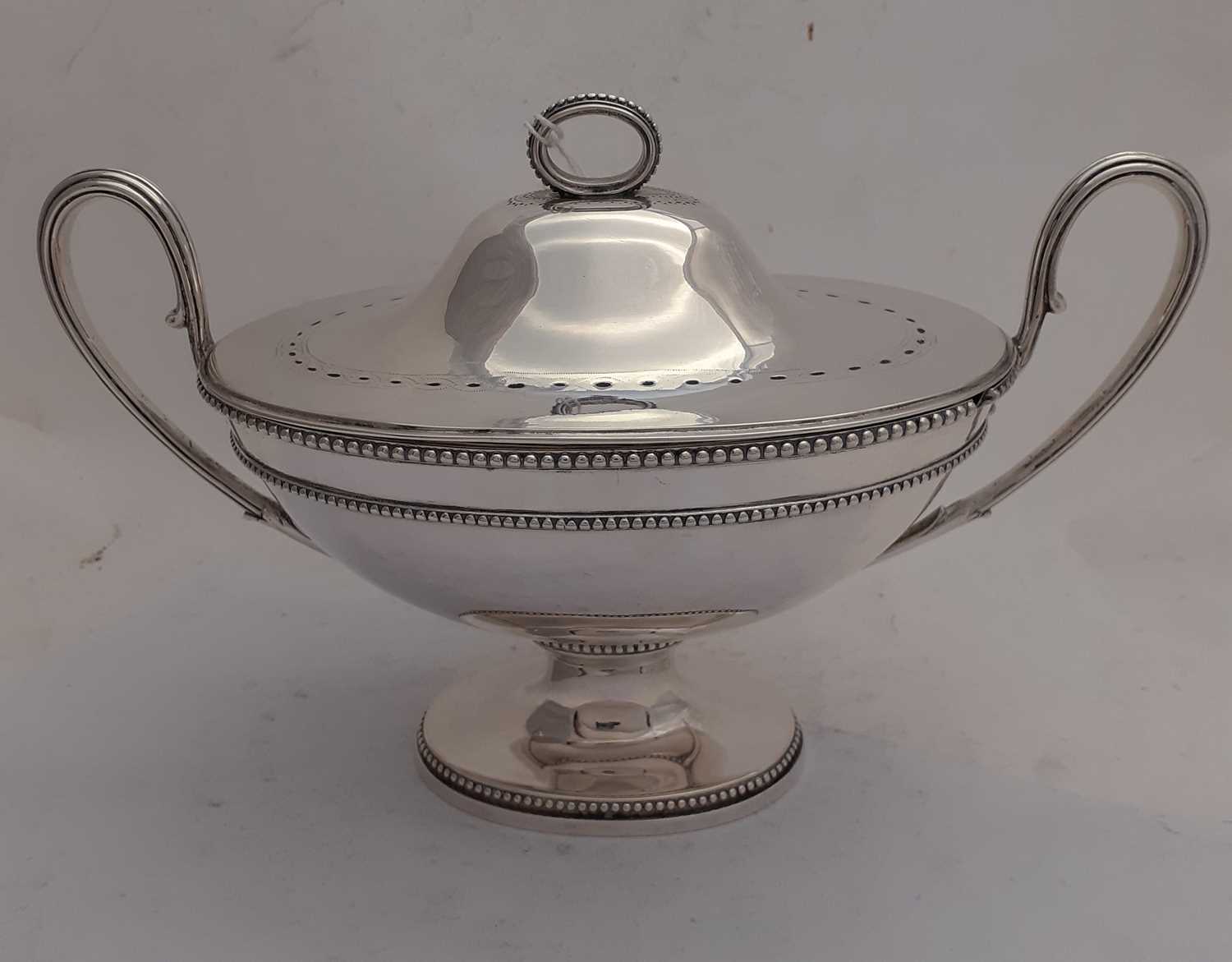 A Pair of George III Silver Sauce-Tureens and Covers, by Robert Hennell, London, 1782 - Image 16 of 17